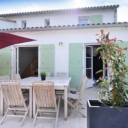 Дом отдыха House With 2 Terraces Near The Sea