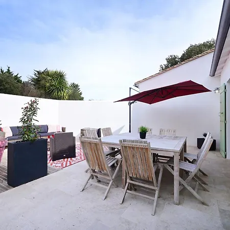 House With 2 Terraces Near The Sea Дом отдыха *