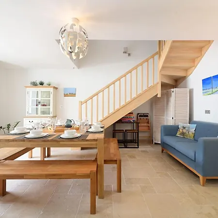 Дом отдыха House With 2 Terraces Near The Sea